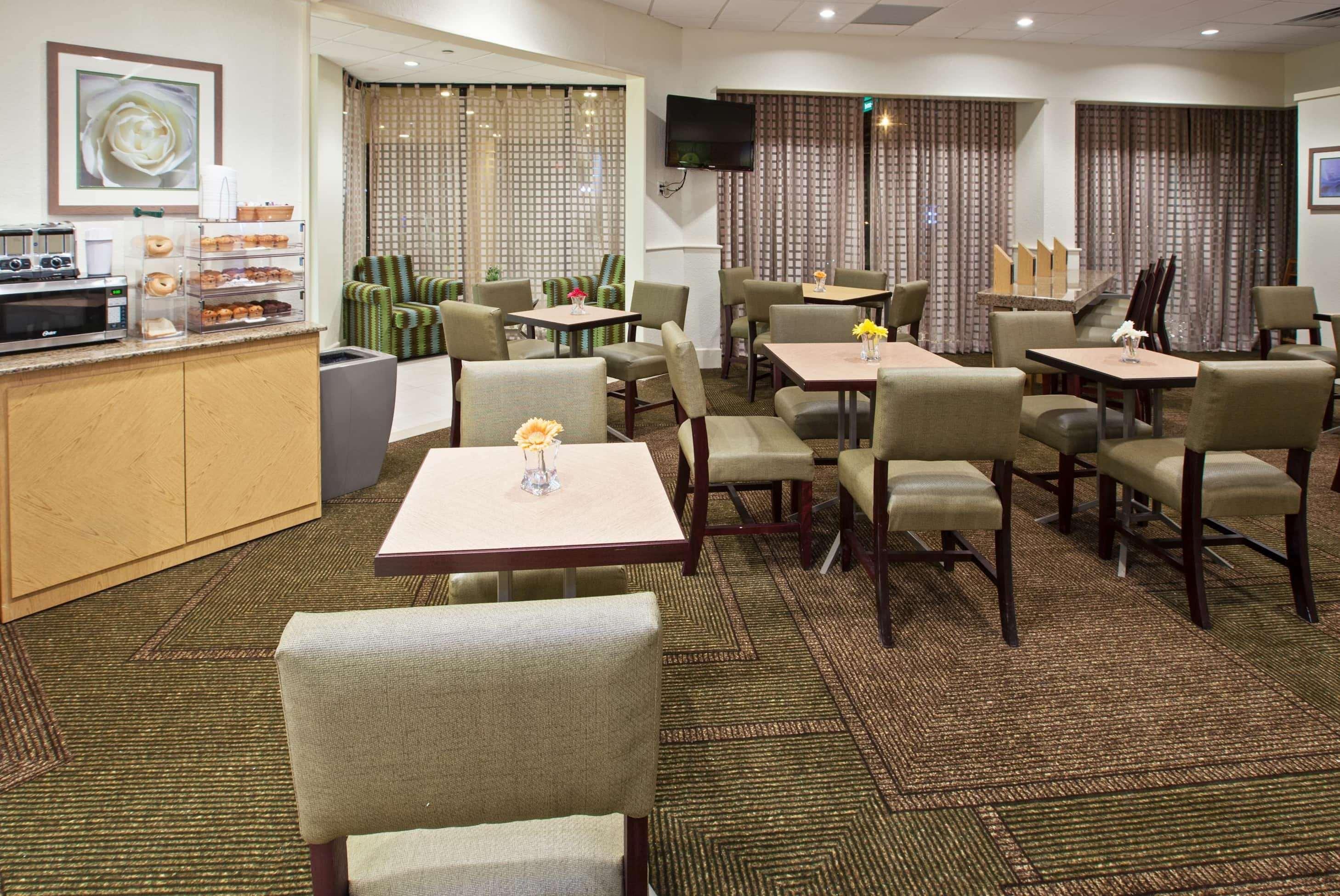 La Quinta By Wyndham Nashville Airport/Opryland Ngoại thất bức ảnh